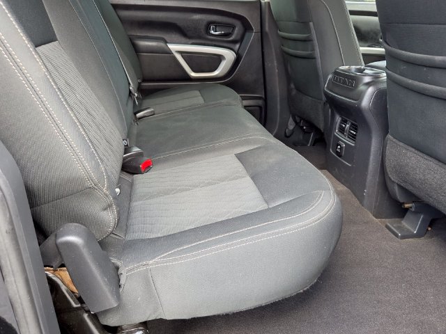 Used 2018 Nissan Titan SV w/ SV Convenience Package AWD/4WD image 17