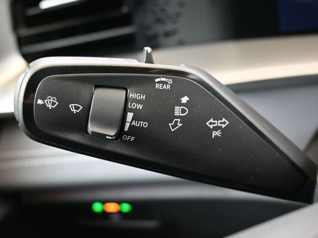 New 2026 Volkswagen Tiguan SE R-Line image 28