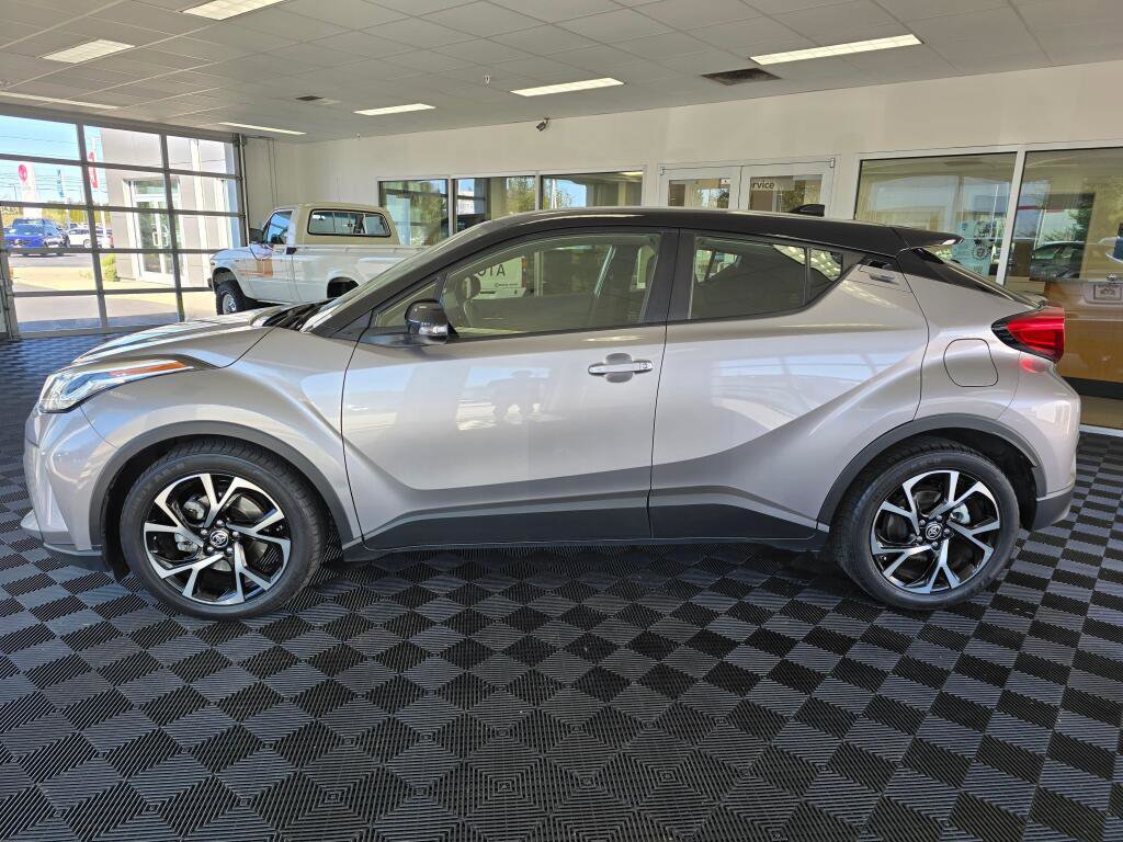 Used 2020 Toyota C-HR XLE image 6