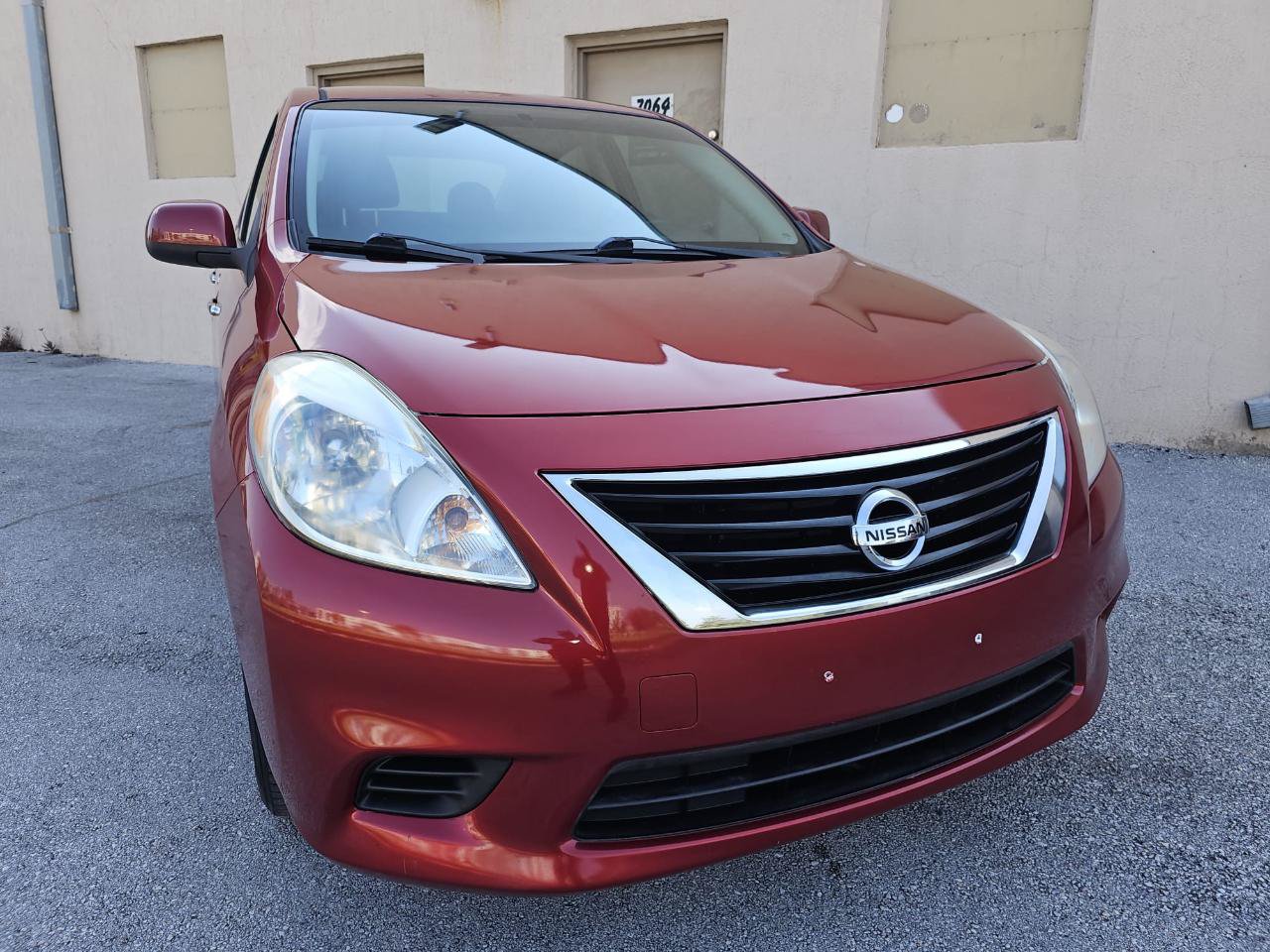 Used 2013 Nissan Versa SV FWD image 13