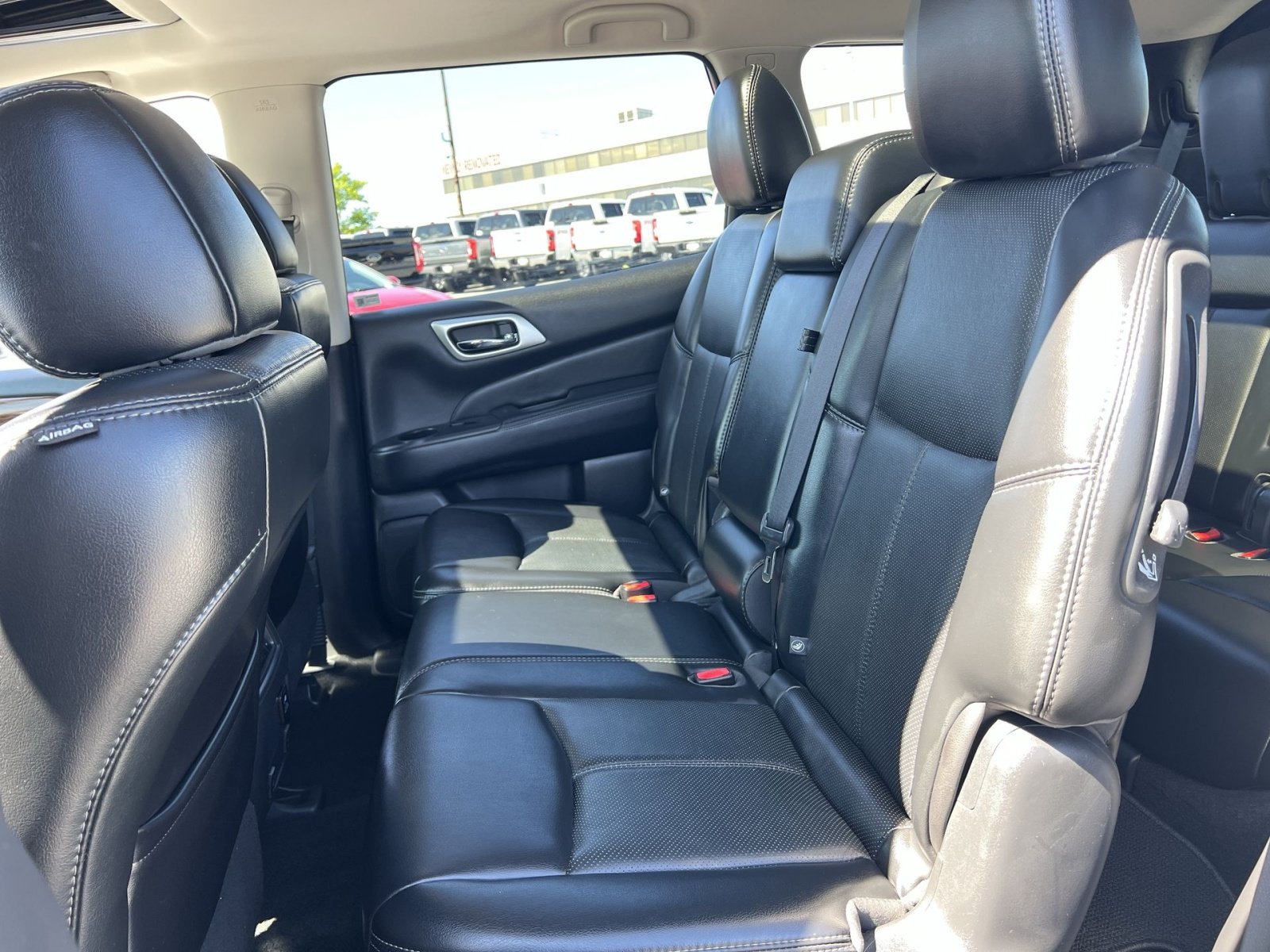 Used 2017 Nissan Pathfinder Platinum w/ Cargo Package AWD/4WD image 25