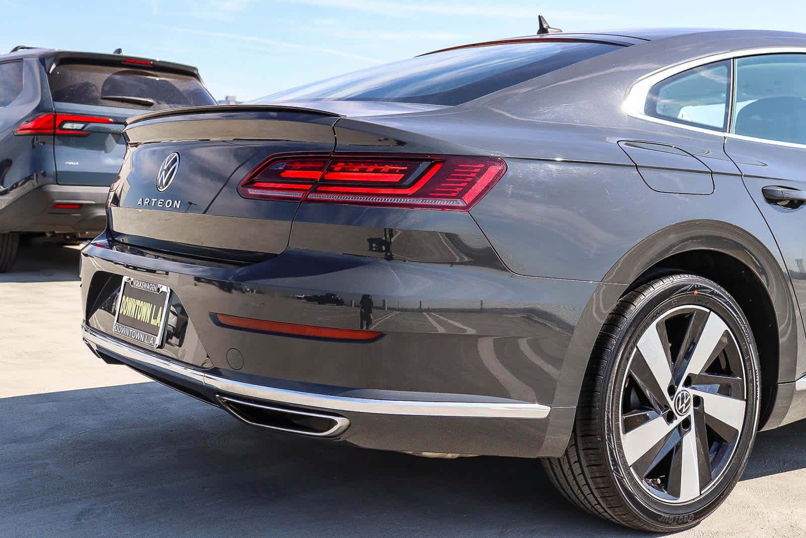 Used 2021 Volkswagen Arteon SE FWD image 9