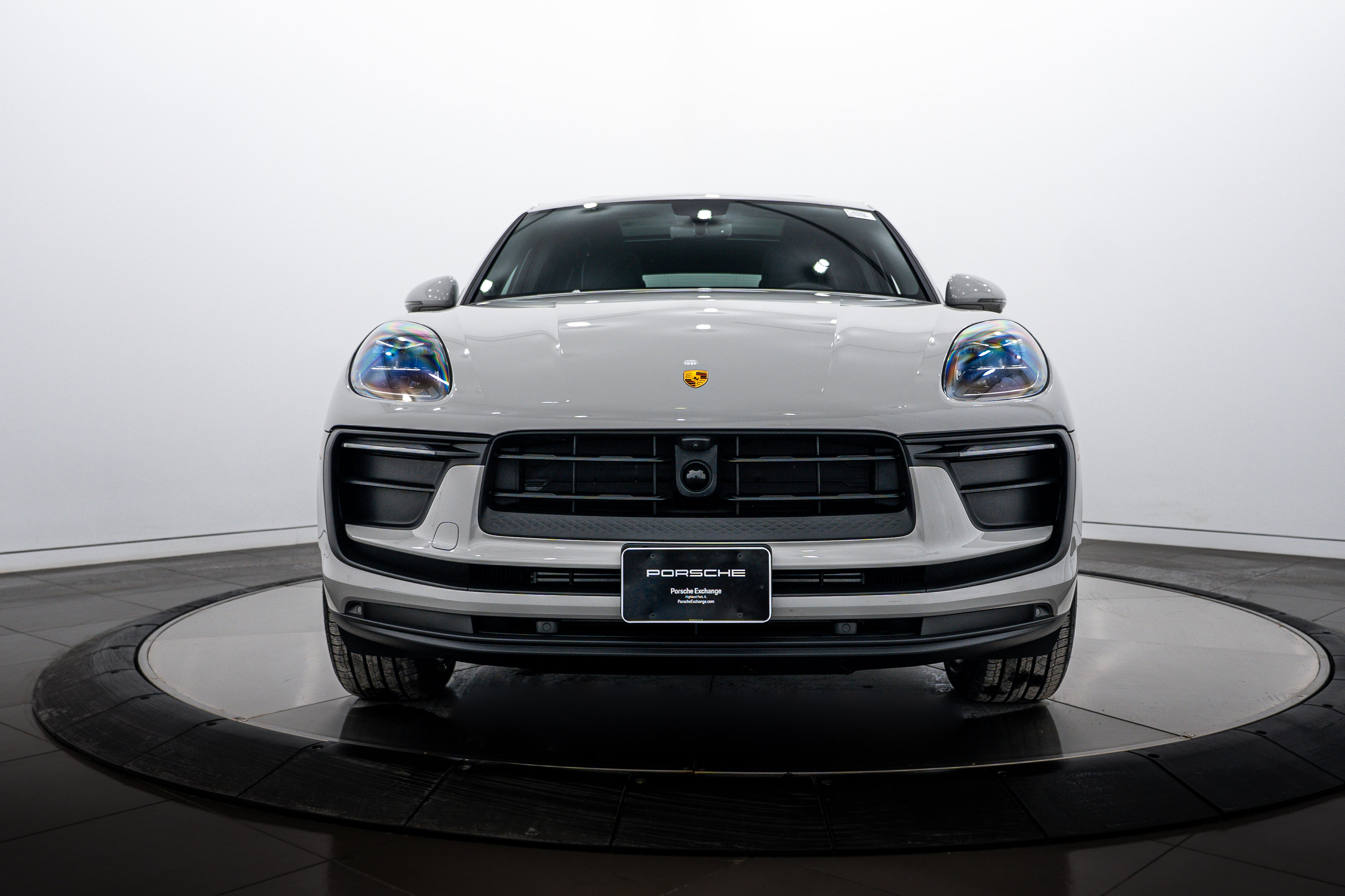 Certified 2026 Porsche Macan AWD/4WD image 10