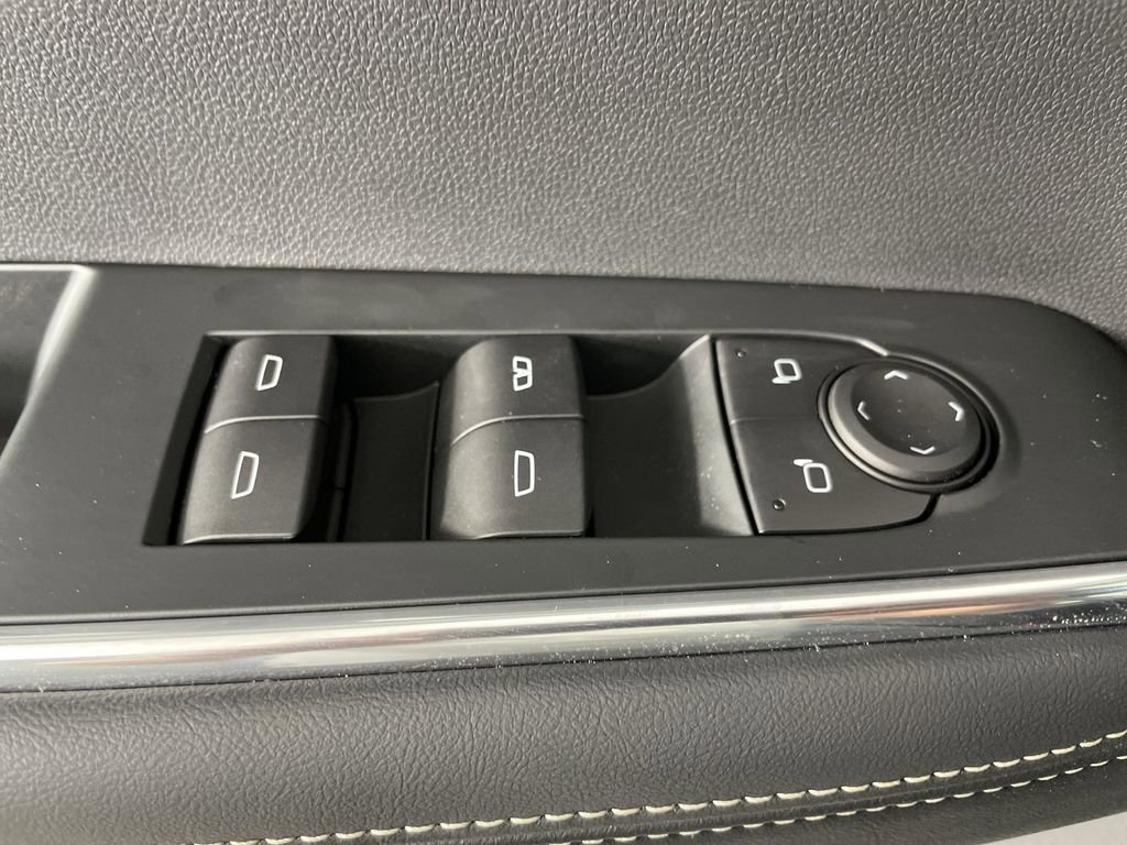 New 2025 GMC Acadia Elevation image 23