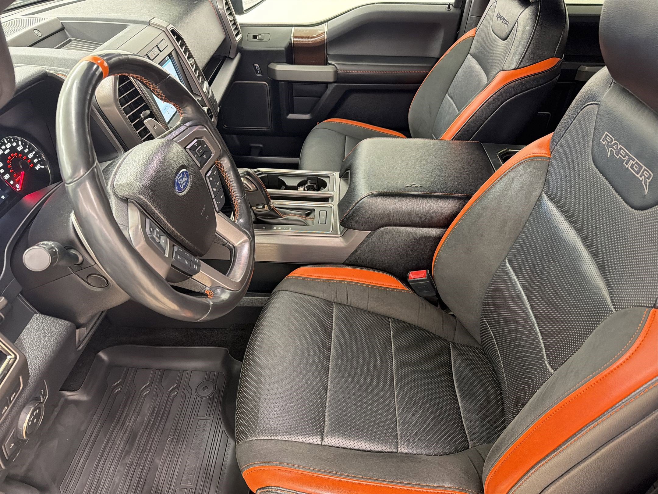 Used 2018 Ford F150 Raptor w/ Equipment Group 802A Luxury image 5