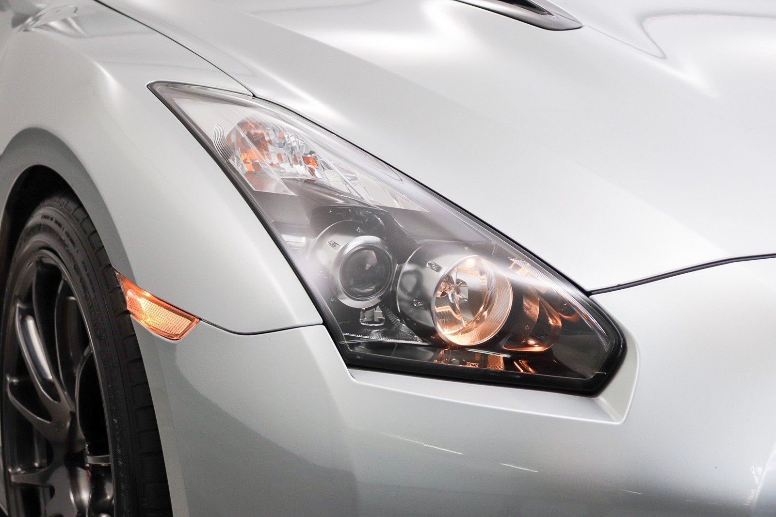 Used 2009 Nissan GT-R Premium AWD/4WD image 9