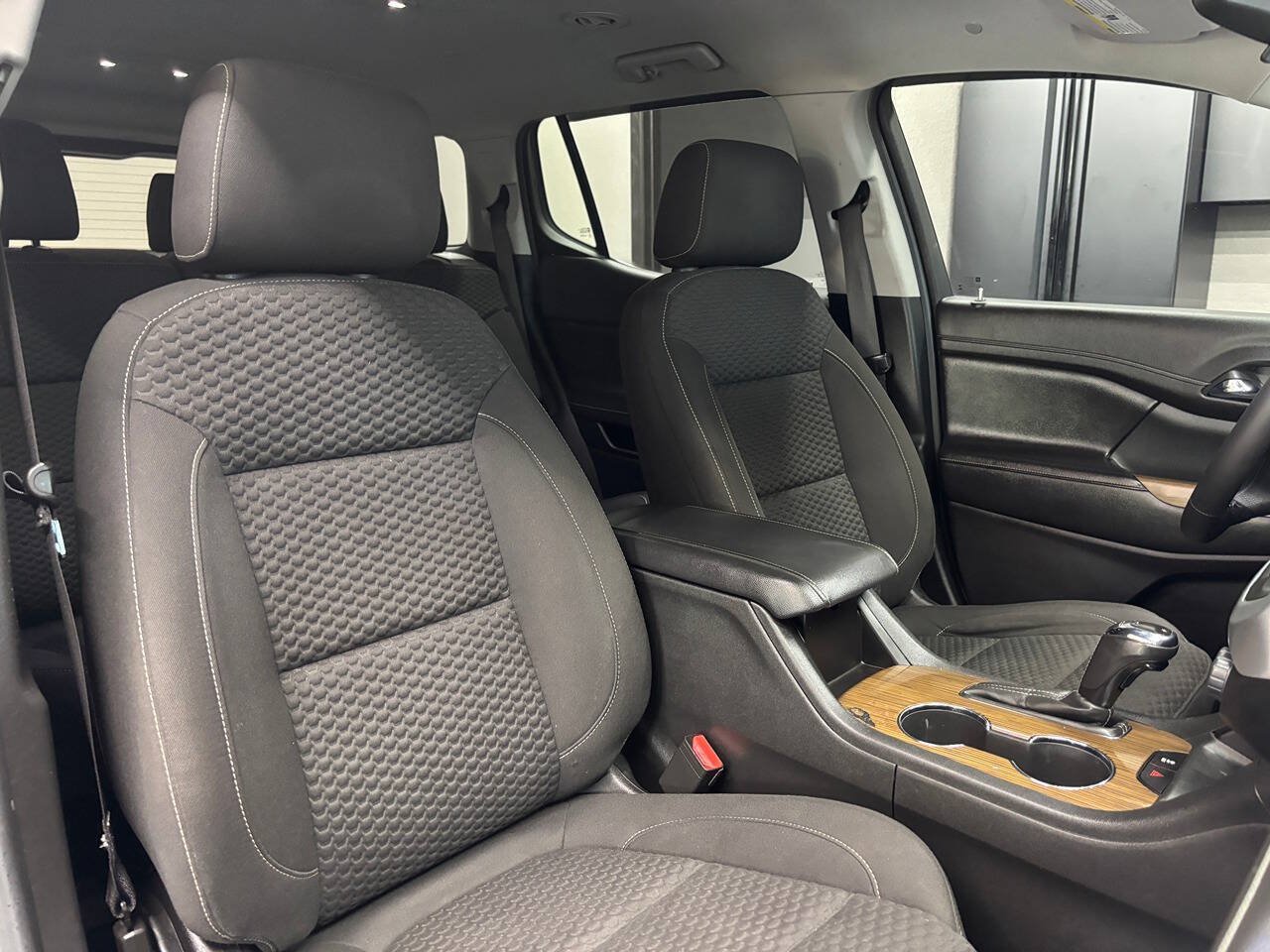 Used 2019 GMC Acadia SLE w/ LPO, Floor Liner Package FWD image 27