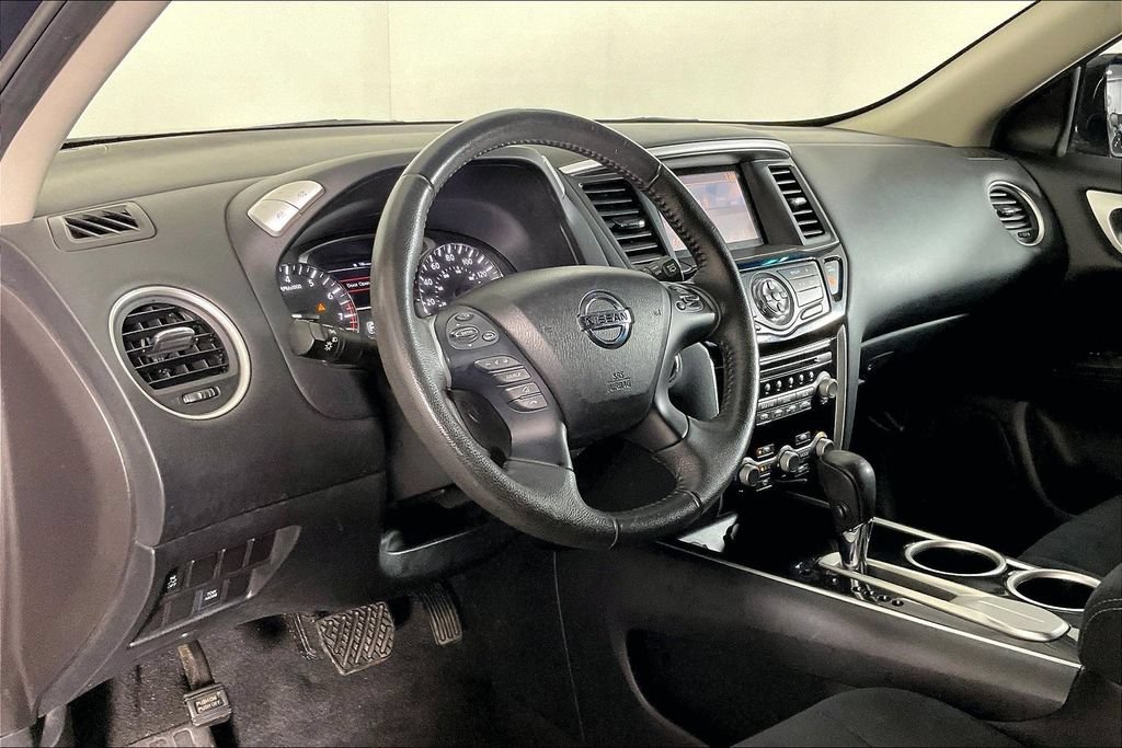 Used 2015 Nissan Pathfinder SV w/ Cargo Package FWD image 15