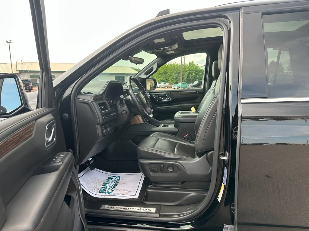 Used 2021 Chevrolet Tahoe High Country w/ Premium Package AWD/4WD image 10