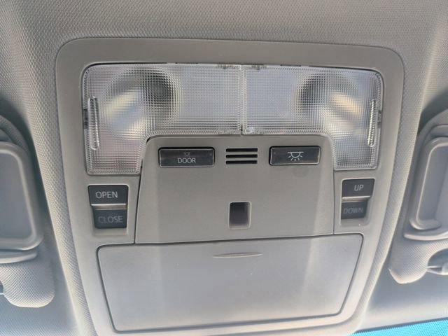 Used 2016 Toyota Camry SE FWD image 25
