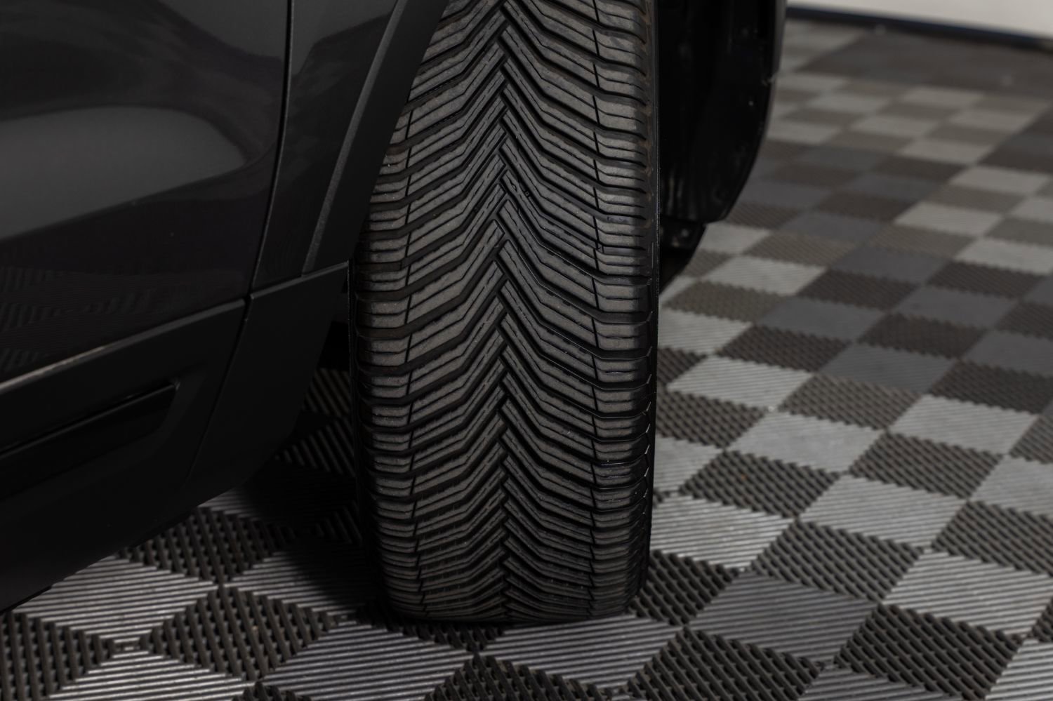 Used 2018 Ford Explorer Sport w/ Equipment Group 401A image 45