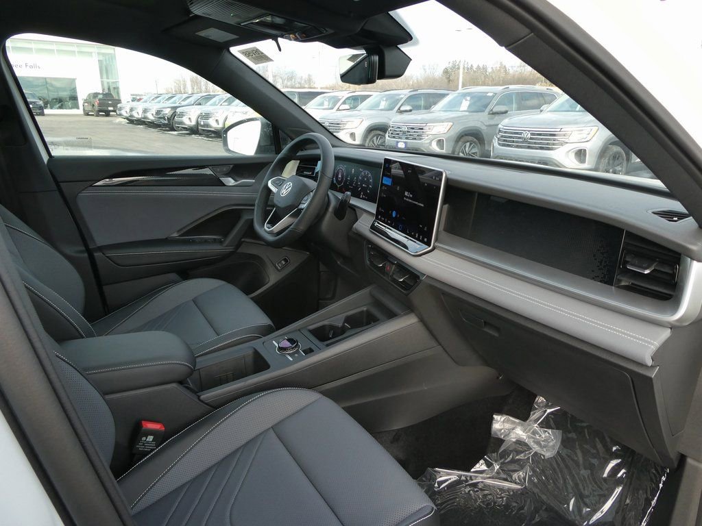 New 2026 Volkswagen Tiguan SE R-Line AWD/4WD image 28