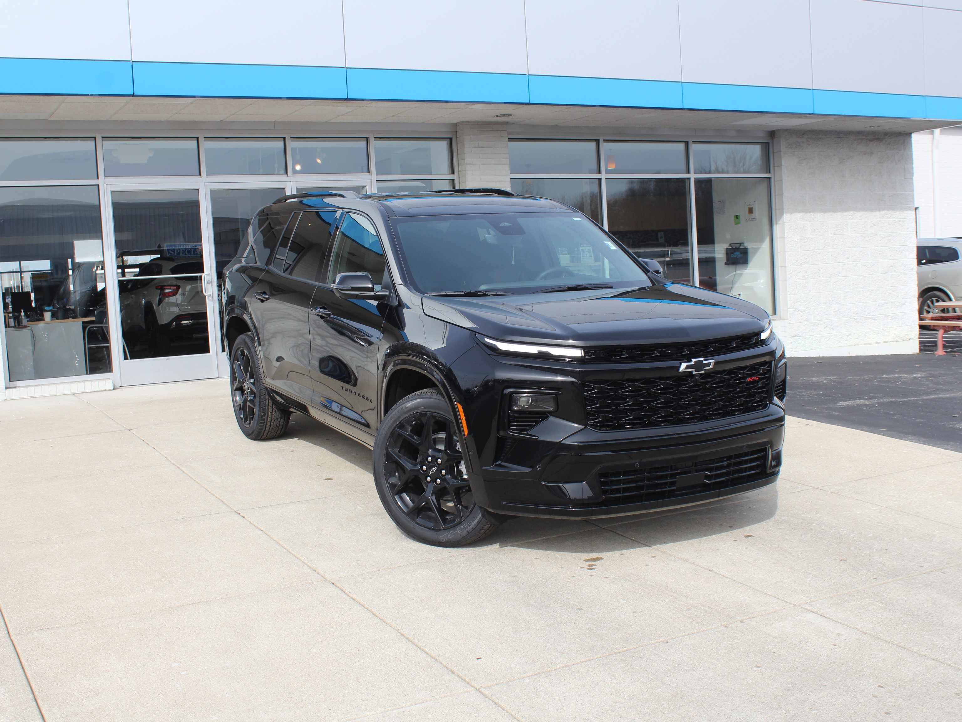 New 2026 Chevrolet Traverse RS image 2