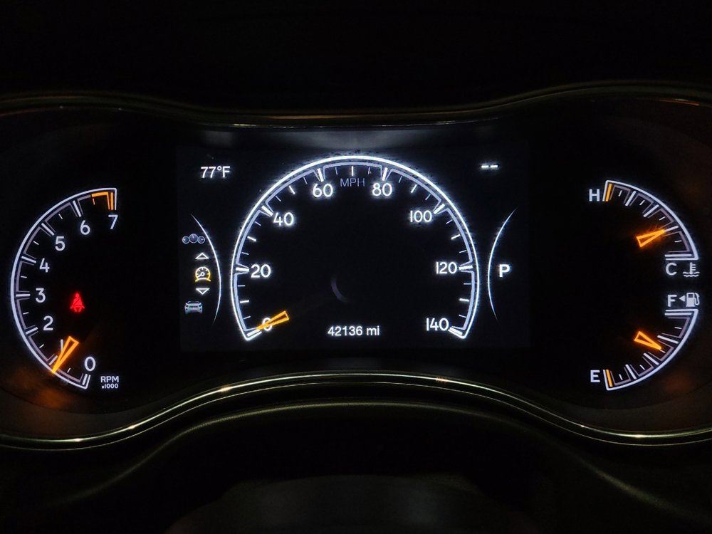 Used 2020 Jeep Grand Cherokee Laredo image 23