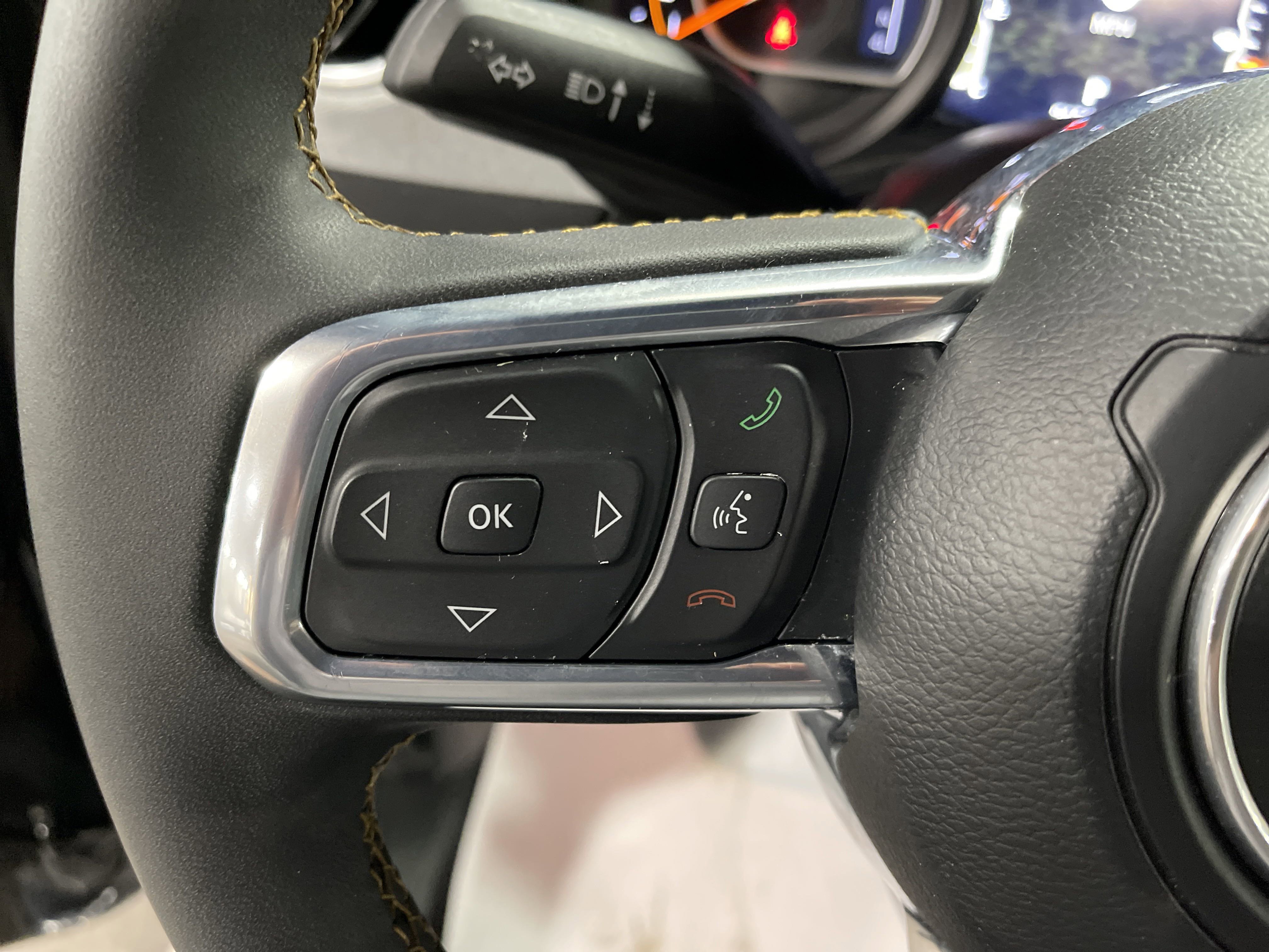 Used 2024 Jeep Wrangler Sahara w/ Safety Group image 17