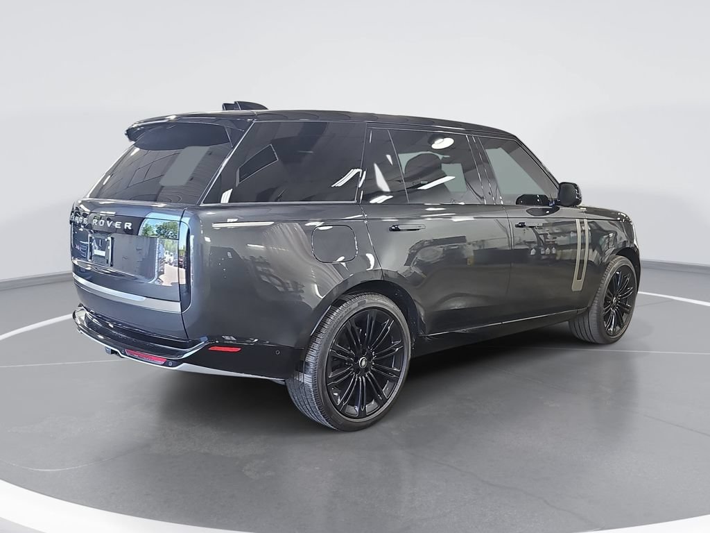 Used 2025 Land Rover Range Rover Long Wheelbase SE AWD/4WD image 3