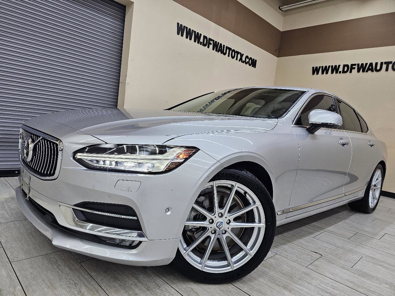 Used 2017 Volvo S90 T6 Inscription w/ Vision Package image 1