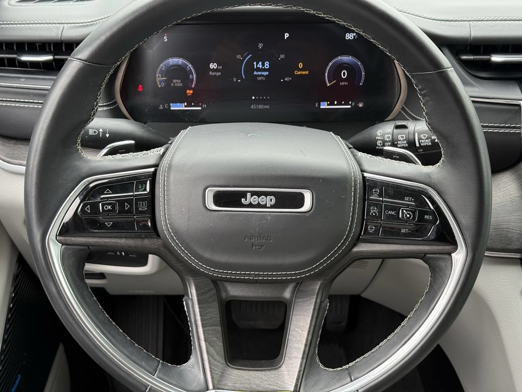 Used 2021 Jeep Grand Cherokee L Overland RWD image 12