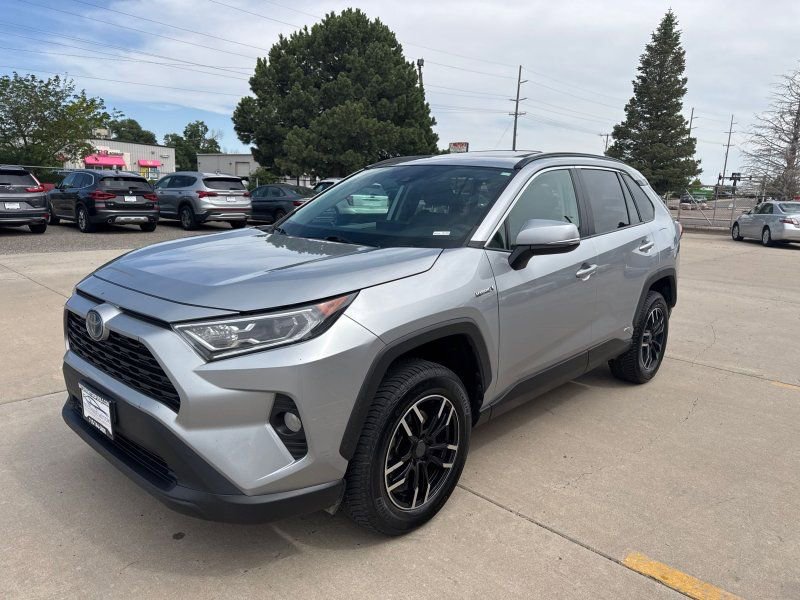 Used 2020 Toyota RAV4 XLE image 9
