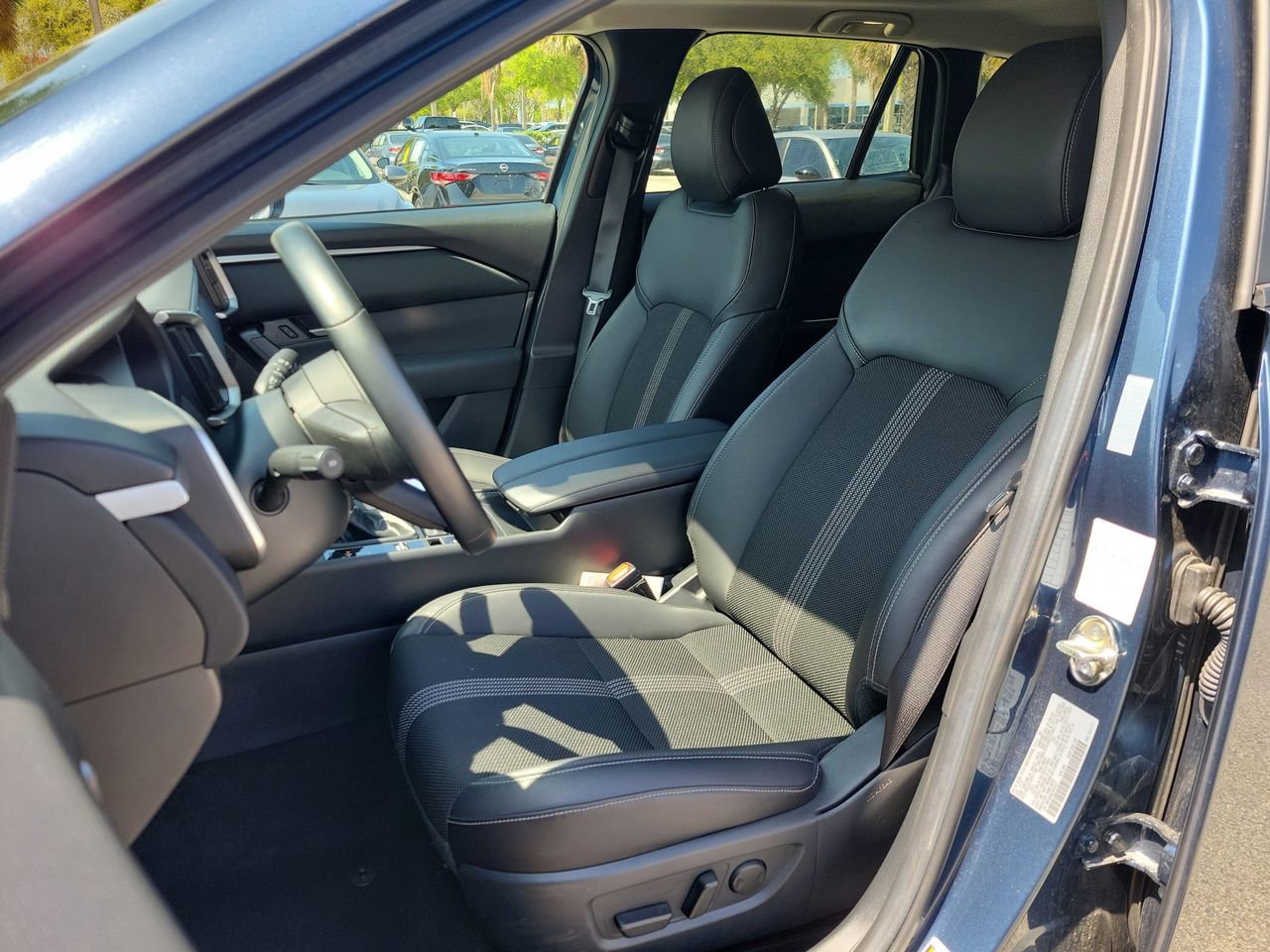 Used 2025 MAZDA CX-50 AWD 2.5 S w/ Premium Package image 17