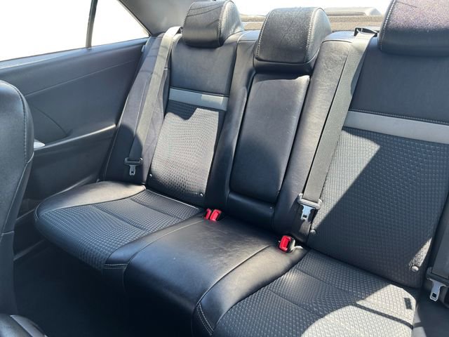 Used 2014 Toyota Camry SE w/ Moonroof Package FWD image 16