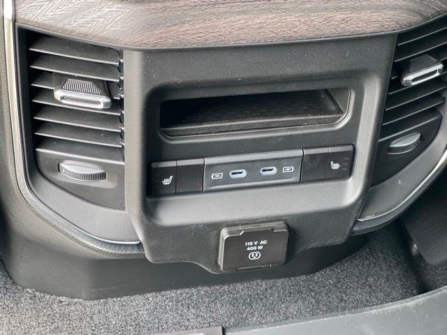 New 2026 RAM 1500 Laramie w/ Sport Appearance Package AWD/4WD image 32