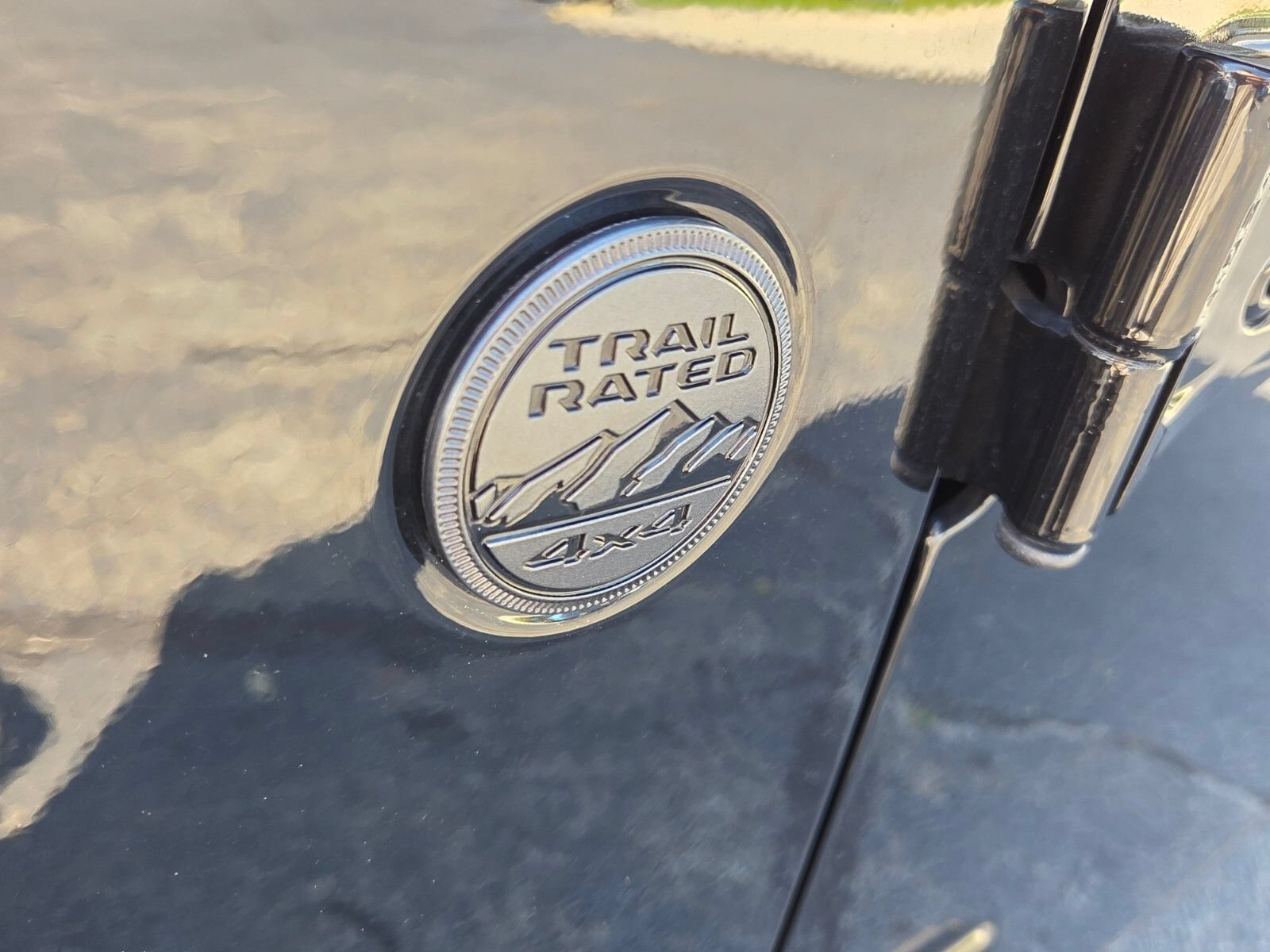 Used 2025 Jeep Wrangler Unlimited Sahara AWD/4WD image 18