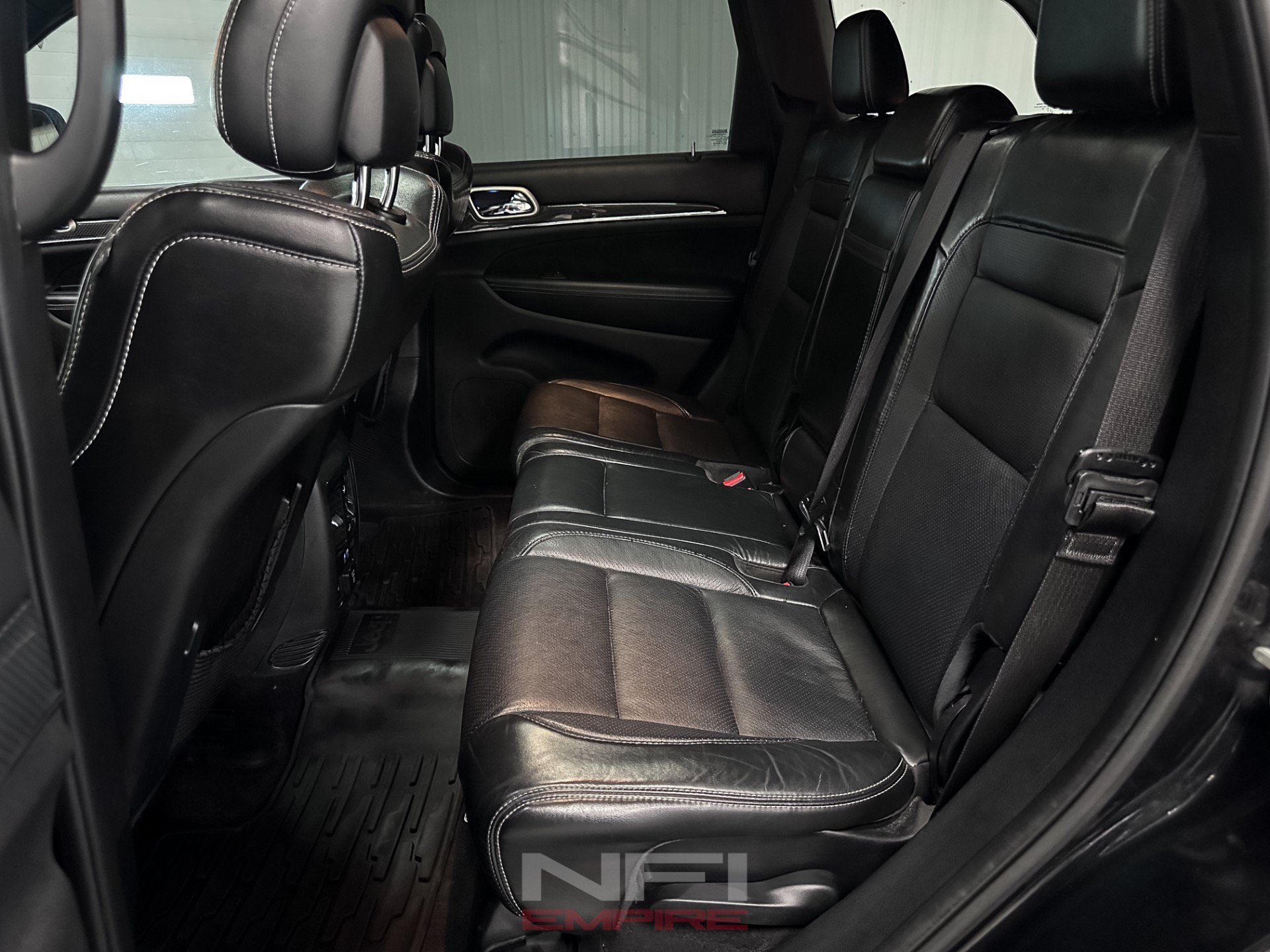 Used 2016 Jeep Grand Cherokee SRT AWD/4WD image 40