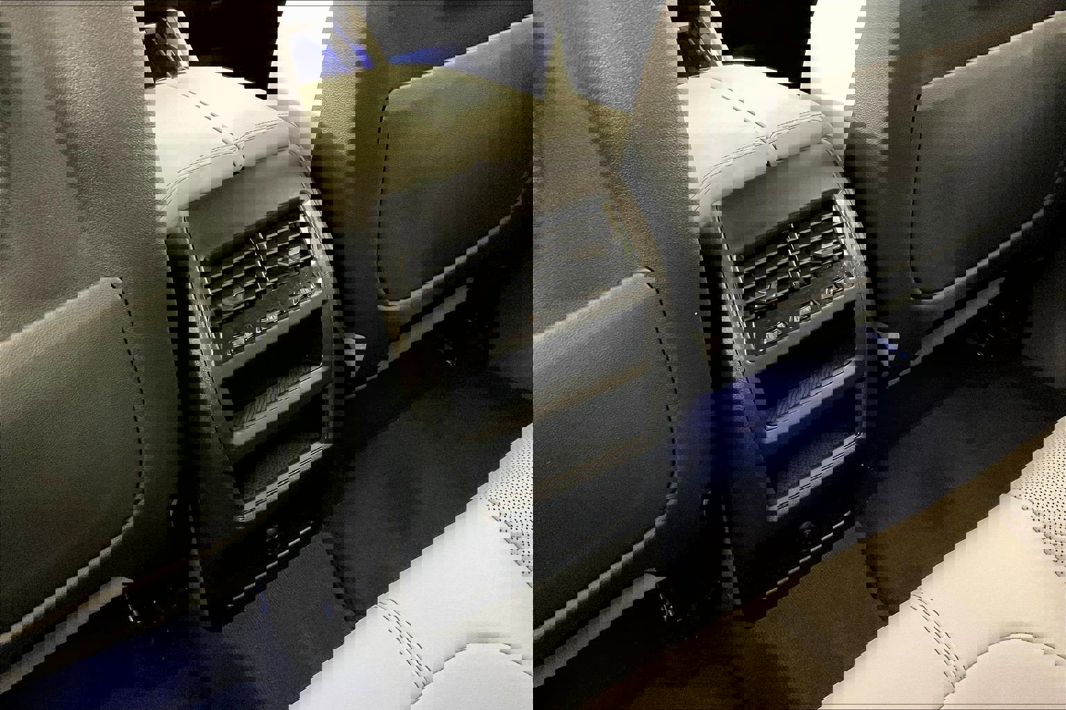 Certified 2024 BMW X6 xDrive40i w/ M Sport Professional Package image 36