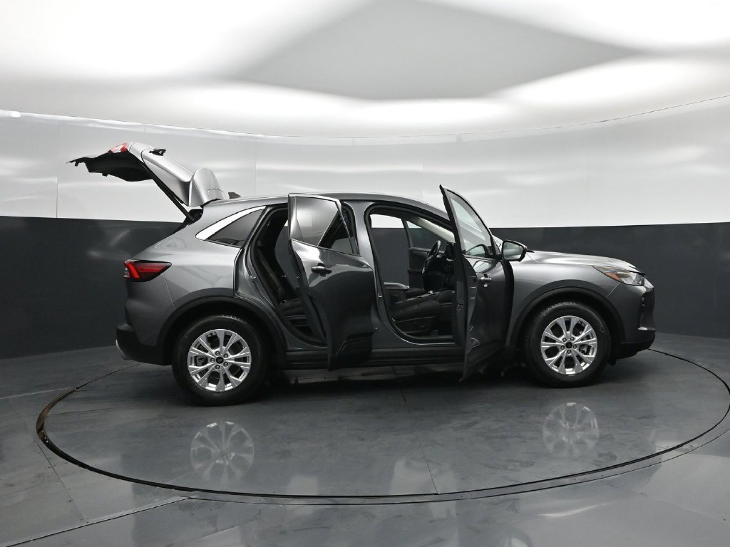 Used 2023 Ford Escape Active w/ Tech Pack #2 FWD image 4