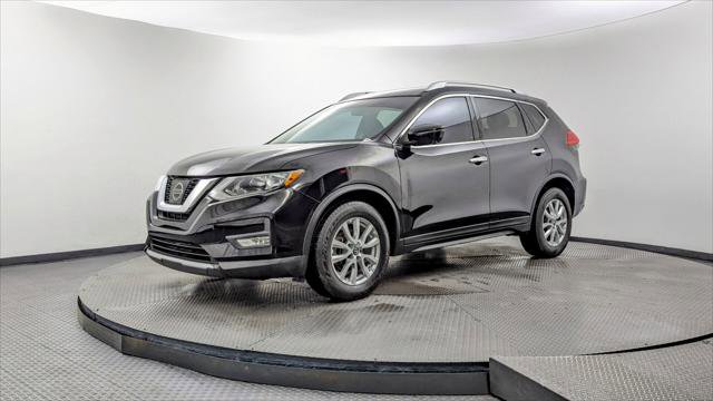 Used 2017 Nissan Rogue SV w/ SV Premium Package image 2