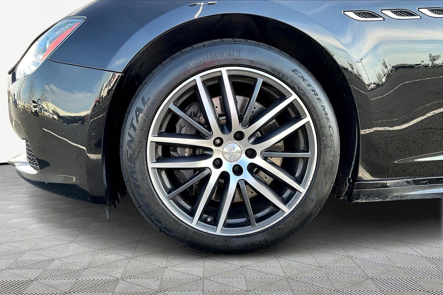 Used 2017 Maserati Ghibli S Q4 AWD/4WD image 34