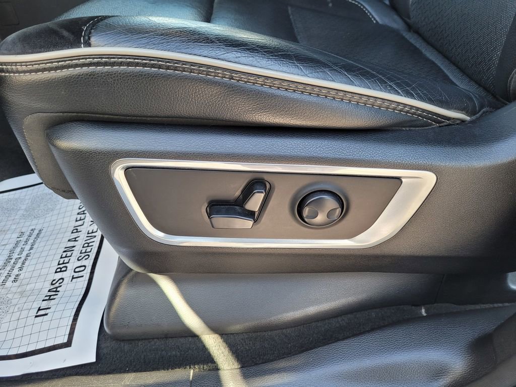 Used 2024 RAM 1500 Laramie image 12