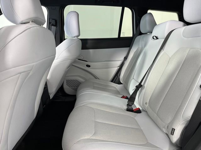Used 2026 Jeep Cherokee Laredo AWD/4WD image 37
