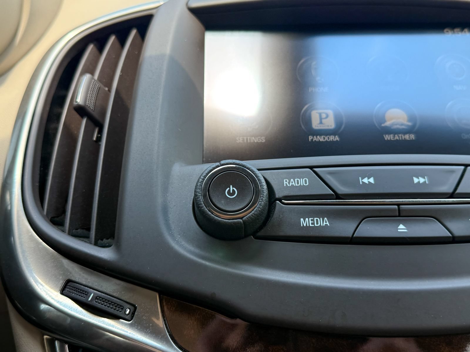 Used 2014 Buick LaCrosse Leather FWD image 28