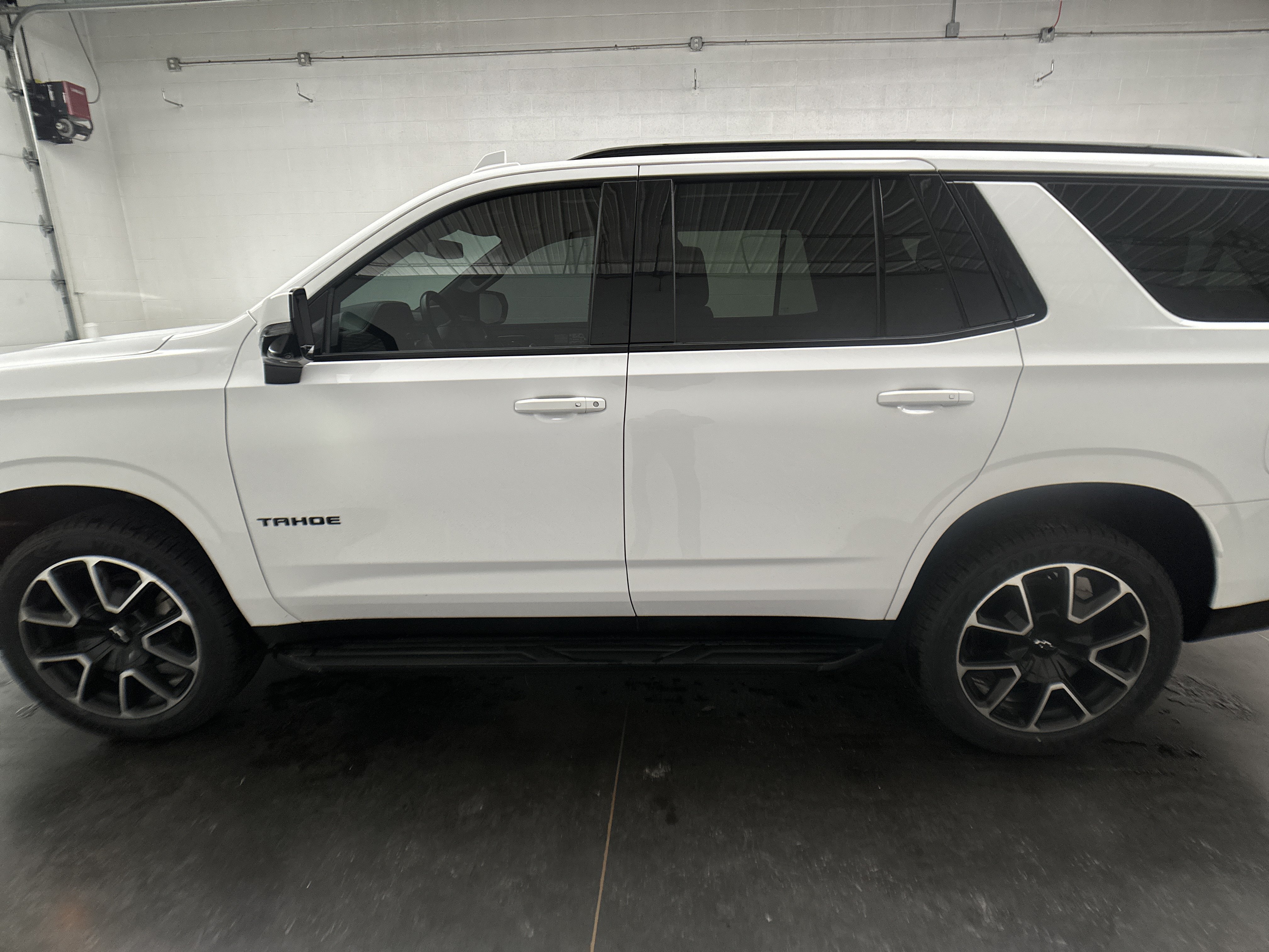 Used 2021 Chevrolet Tahoe RST w/ Luxury Package AWD/4WD image 7