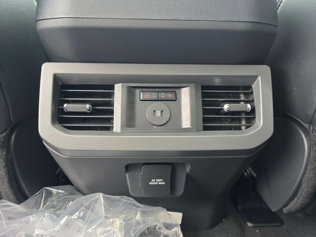 New 2026 Ford F250 Lariat w/ Black Appearance Package AWD/4WD image 17
