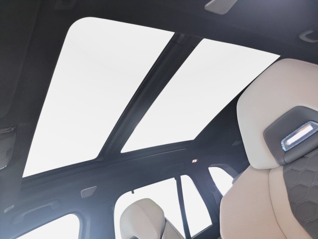 New 2026 BMW X5 M Competition w/ Executive Package AWD/4WD image 16