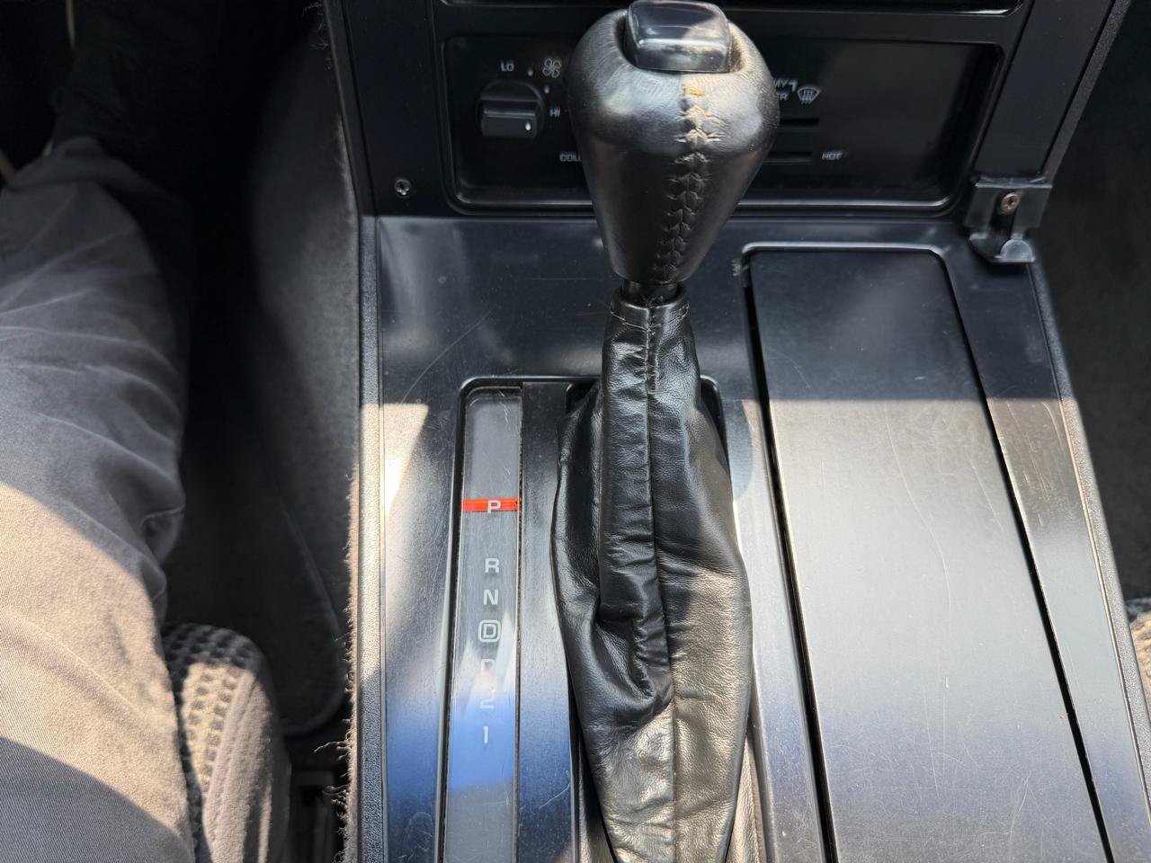 Used 1987 Chevrolet Corvette Coupe RWD image 25