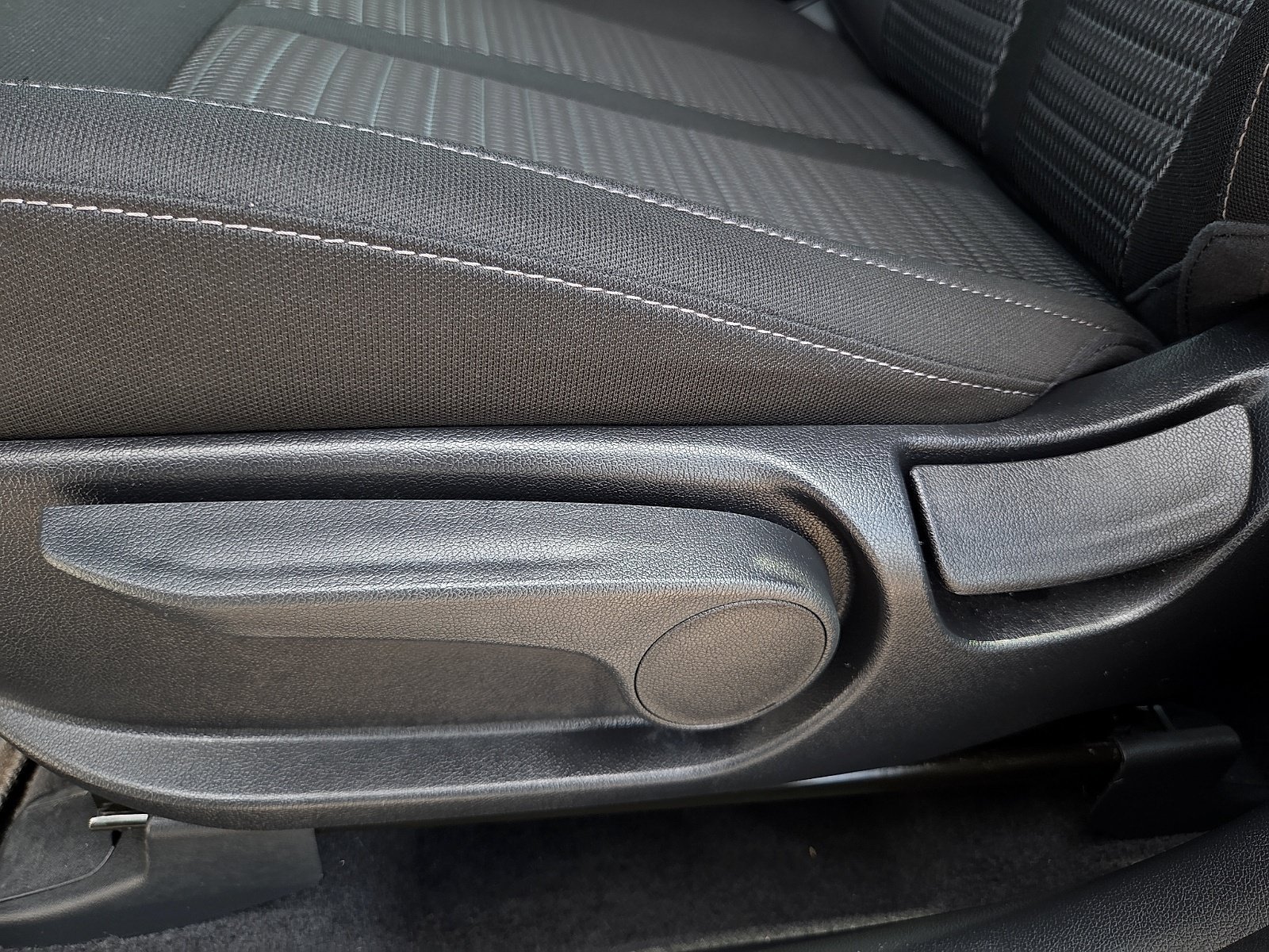 Used 2026 Kia Sorento LX FWD image 14