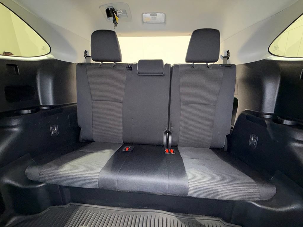 Used 2021 Toyota Highlander LE AWD/4WD image 21