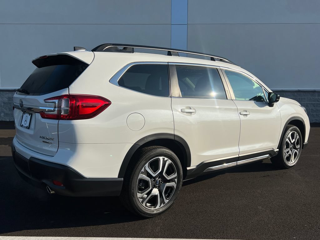 Used 2025 Subaru Ascent Limited AWD/4WD image 8