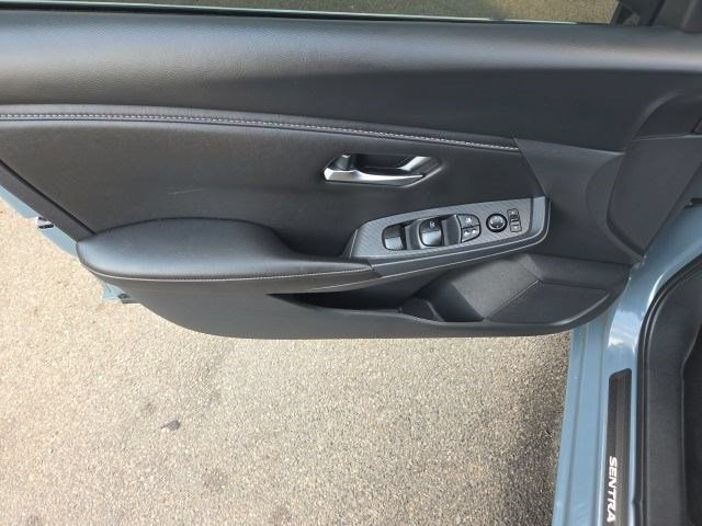 Used 2025 Nissan Sentra SV FWD image 11