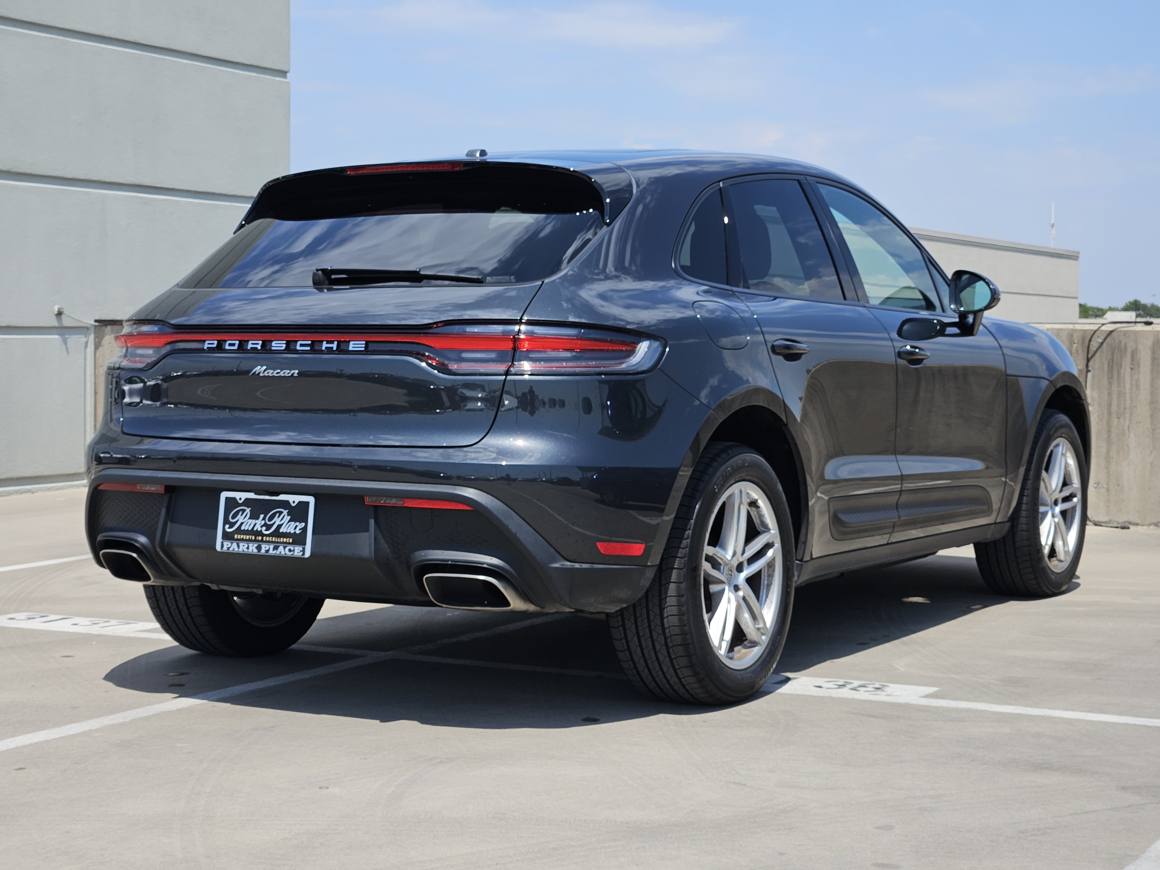 Certified 2026 Porsche Macan AWD/4WD image 8