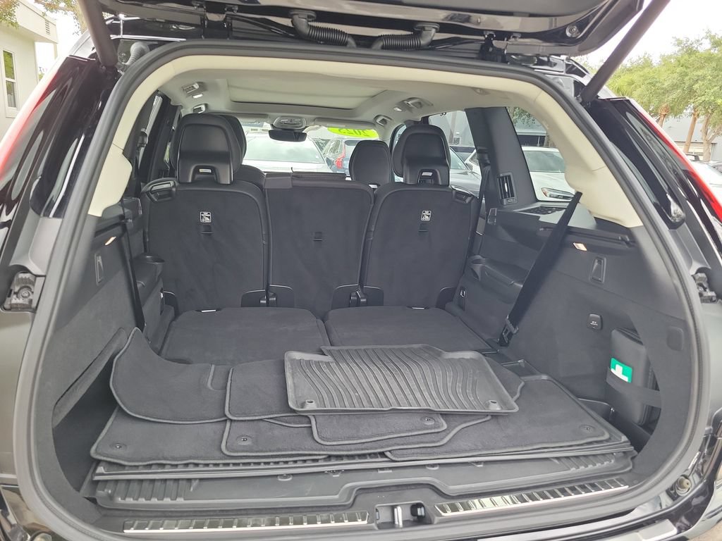 Used 2025 Volvo XC90 T8 Ultra w/ Protection Package Premier AWD/4WD image 11