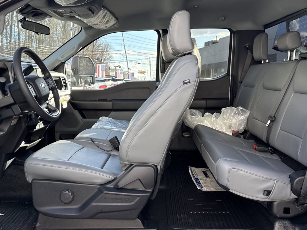 New 2026 Ford F550 4x4 Supercab Super Duty image 16