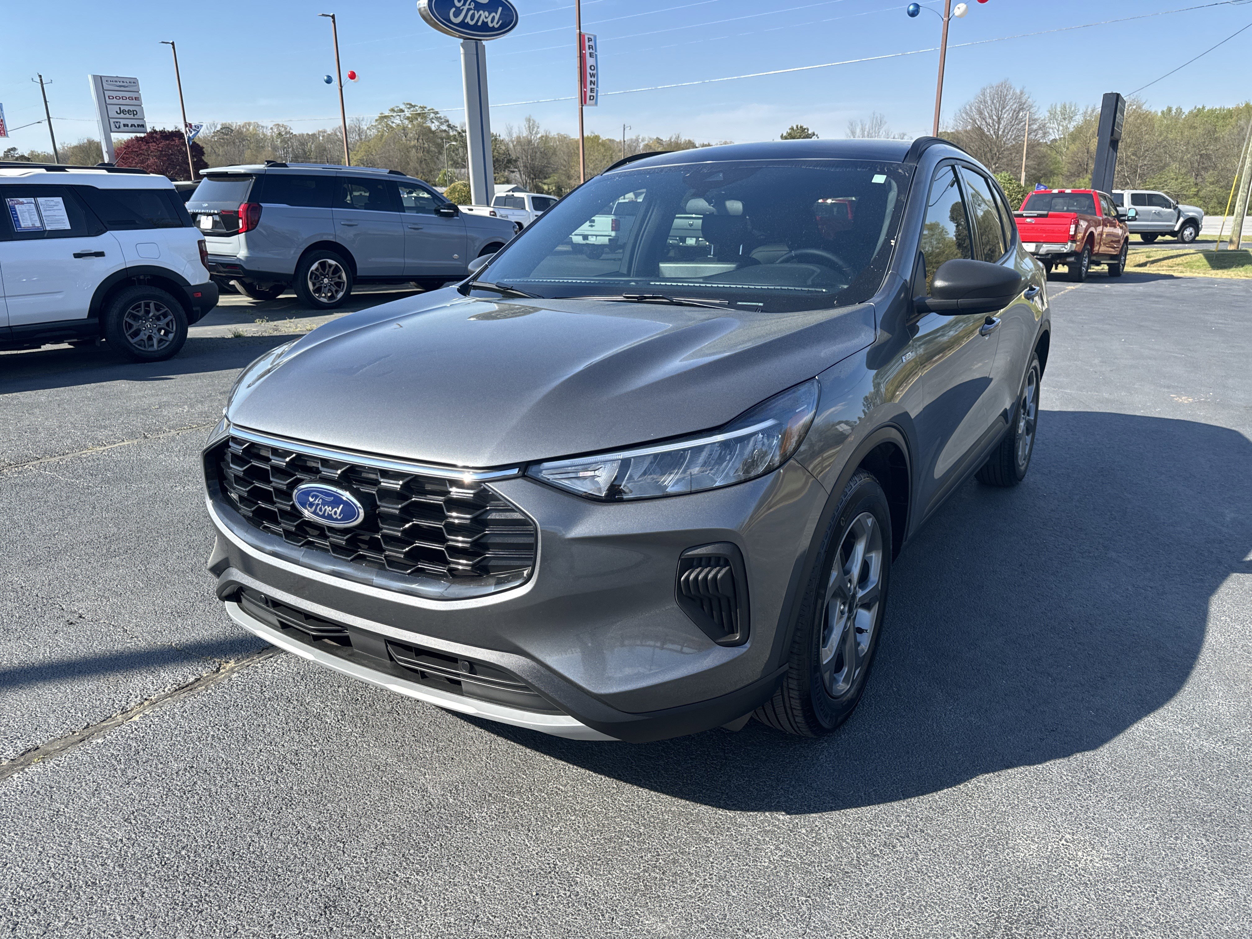 Used 2025 Ford Escape ST-Line w/ Equipment Group 301A FWD image 2