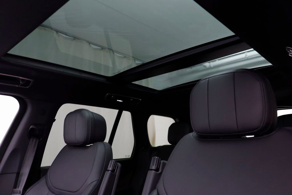 New 2025 Land Rover Range Rover SE AWD/4WD image 15