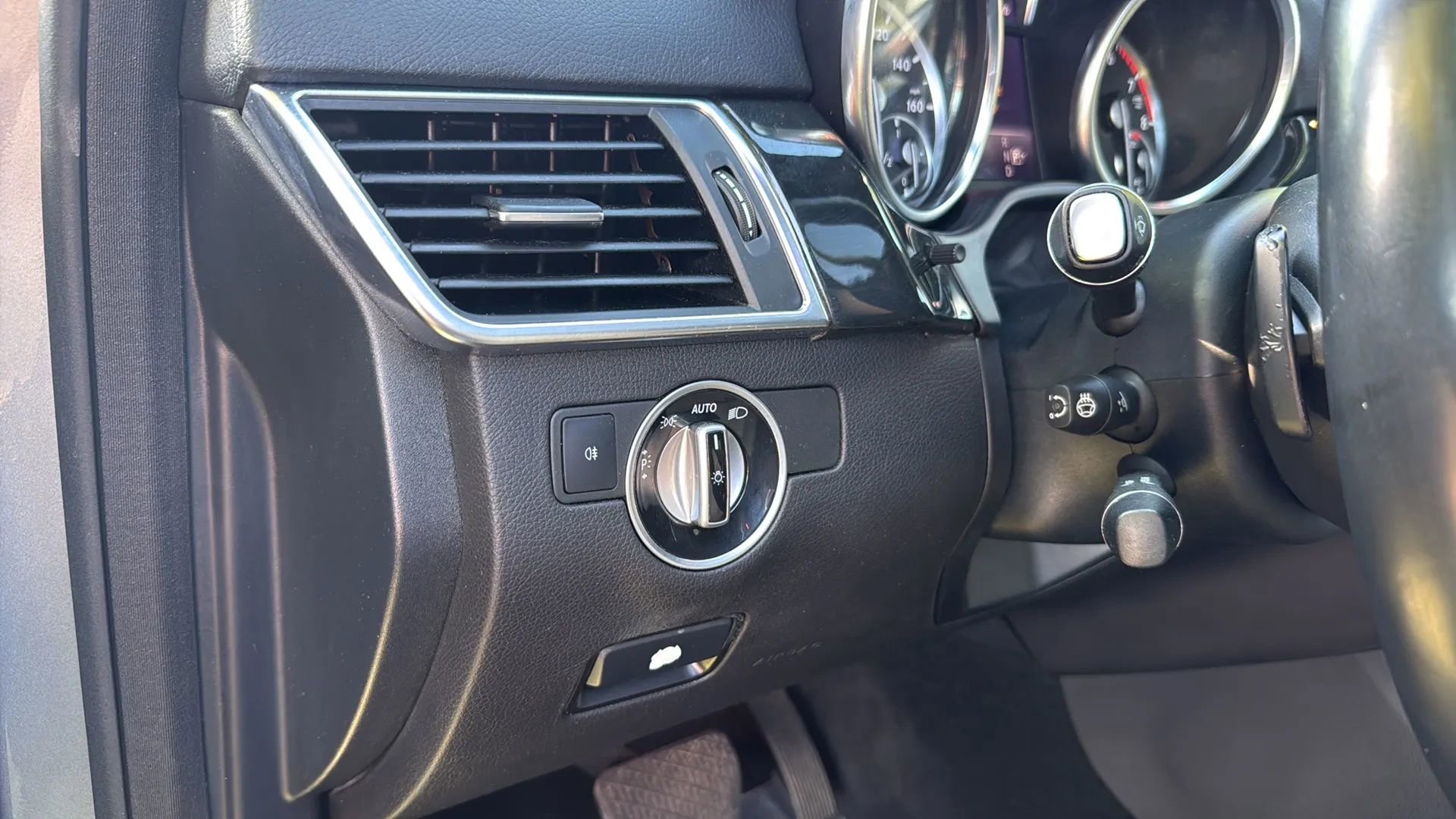 Used 2015 Mercedes-Benz GL 450 4MATIC image 32