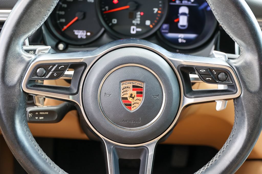 Certified 2017 Porsche Macan AWD/4WD image 29